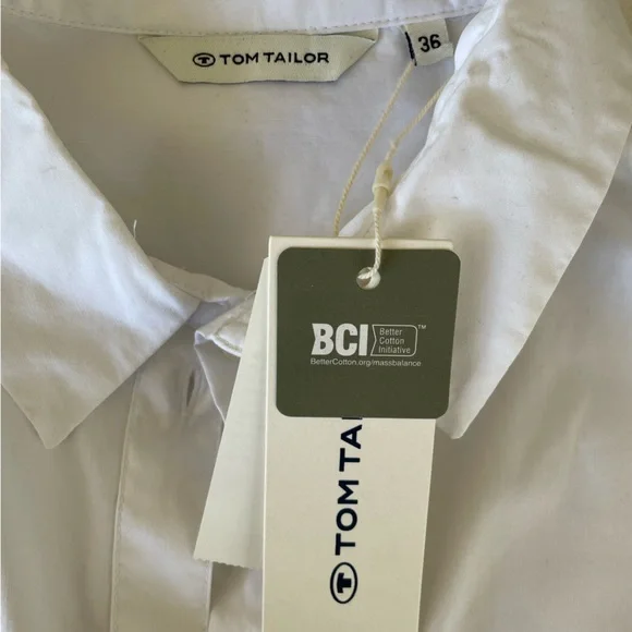 White button-up - Picture 4 of 5